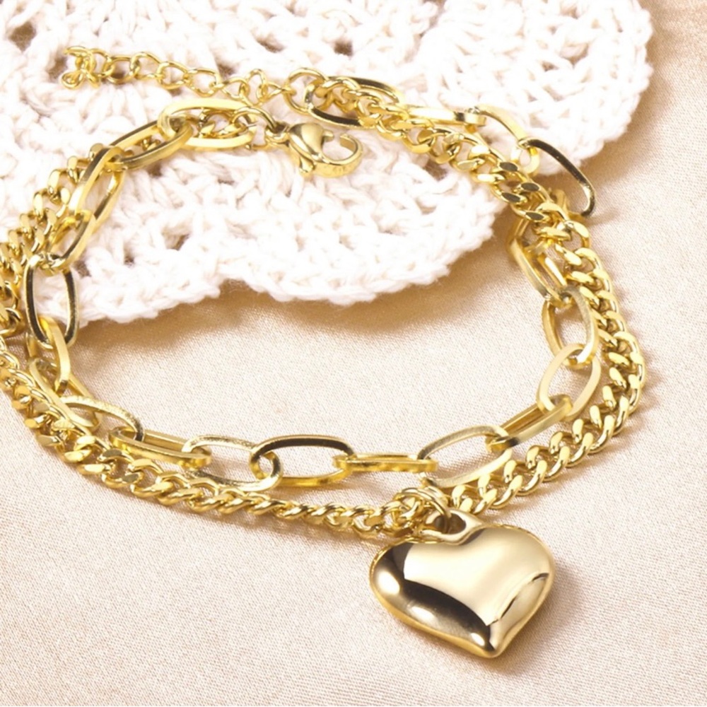 New 18K Gold  love heart charms bracelet